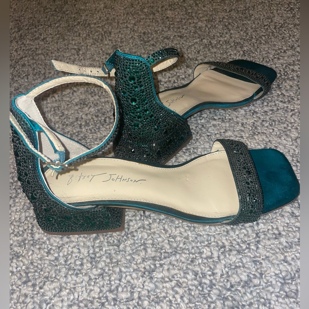 Betsey Johnson size 9 short heels green sparkly